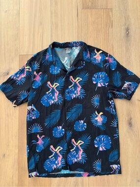 Dutch bros NWOT tropical button up